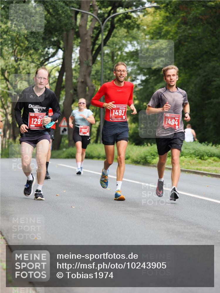 13.09.2026 - 21. swb-Marathon Bremen TobiasT http://msf.ph/oto/10243905 13.09.2026 11:43:46 Laufen 129, 1301, 1517, 1493, 1494 meine-sportfotos.de