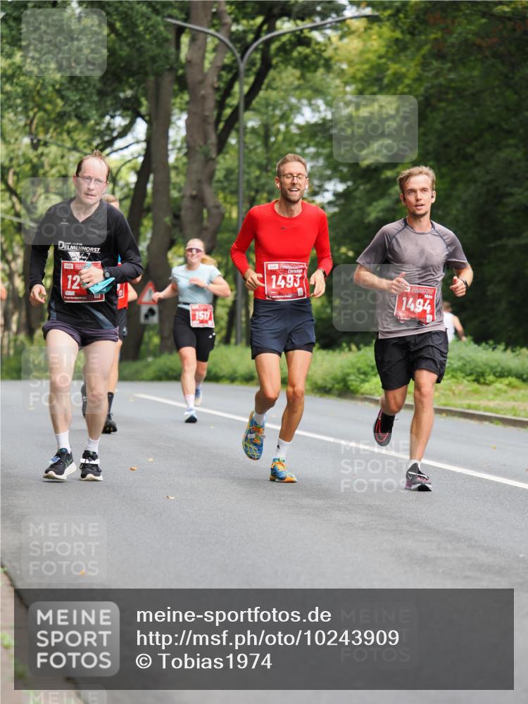 13.09.2026 - 21. swb-Marathon Bremen TobiasT http://msf.ph/oto/10243909 13.09.2026 11:43:46 Laufen 12, 1517, 1493, 1494 meine-sportfotos.de