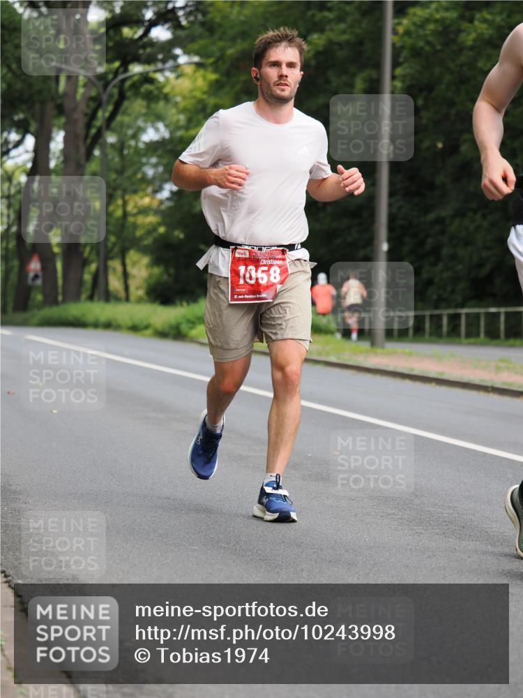 13.09.2026 - 21. swb-Marathon Bremen TobiasT http://msf.ph/oto/10243998 13.09.2026 11:44:28 Laufen 1058, 21 meine-sportfotos.de