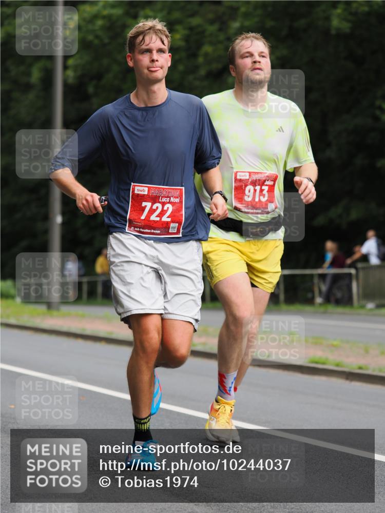 13.09.2026 - 21. swb-Marathon Bremen TobiasT http://msf.ph/oto/10244037 13.09.2026 11:44:49 Laufen 722, 21, 26, 913 meine-sportfotos.de
