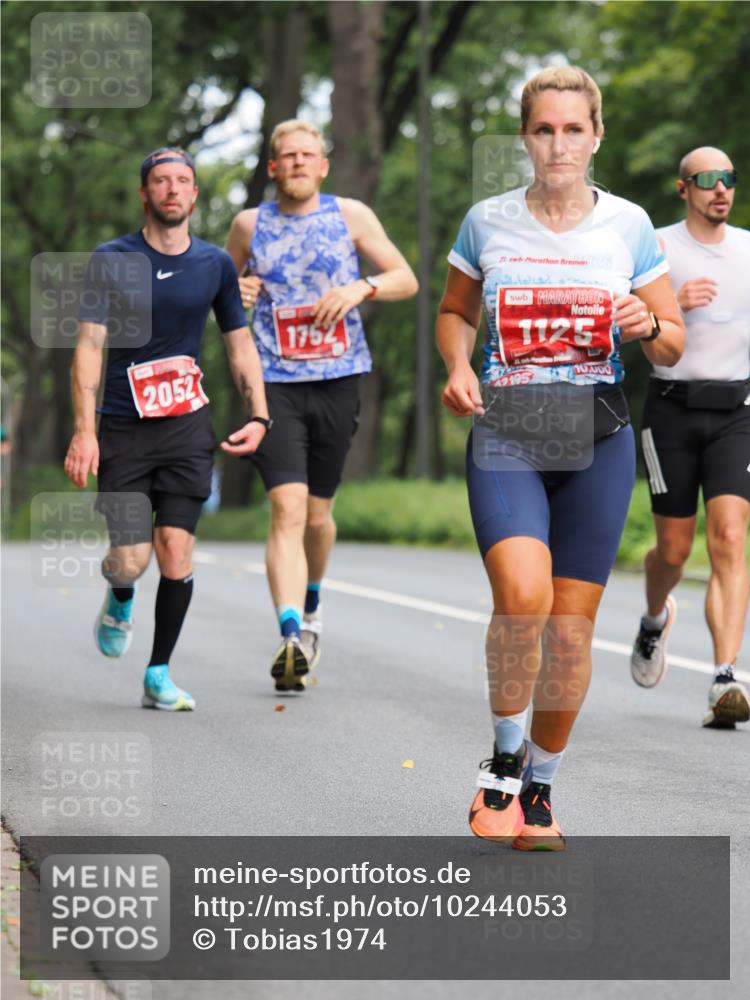 13.09.2026 - 21. swb-Marathon Bremen TobiasT http://msf.ph/oto/10244053 13.09.2026 11:45:00 Laufen 2052, 1752, 21, 1125, 10, 000 meine-sportfotos.de