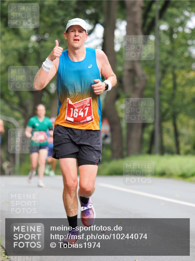 13.09.2026 - 21. swb-Marathon Bremen TobiasT http://msf.ph/oto/10244074 13.09.2026 11:45:11 Laufen 1647 meine-sportfotos.de