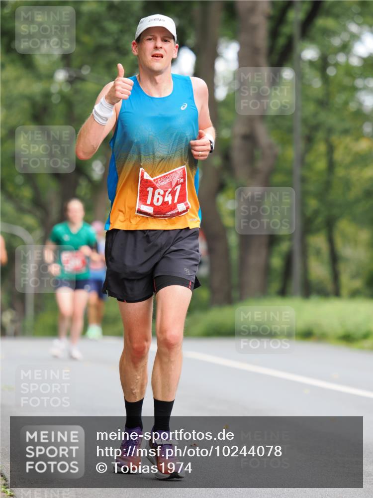 13.09.2026 - 21. swb-Marathon Bremen TobiasT http://msf.ph/oto/10244078 13.09.2026 11:45:11 Laufen 1647 meine-sportfotos.de