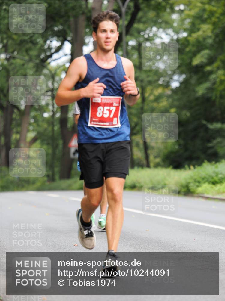 13.09.2026 - 21. swb-Marathon Bremen TobiasT http://msf.ph/oto/10244091 13.09.2026 11:45:23 Laufen 857 meine-sportfotos.de