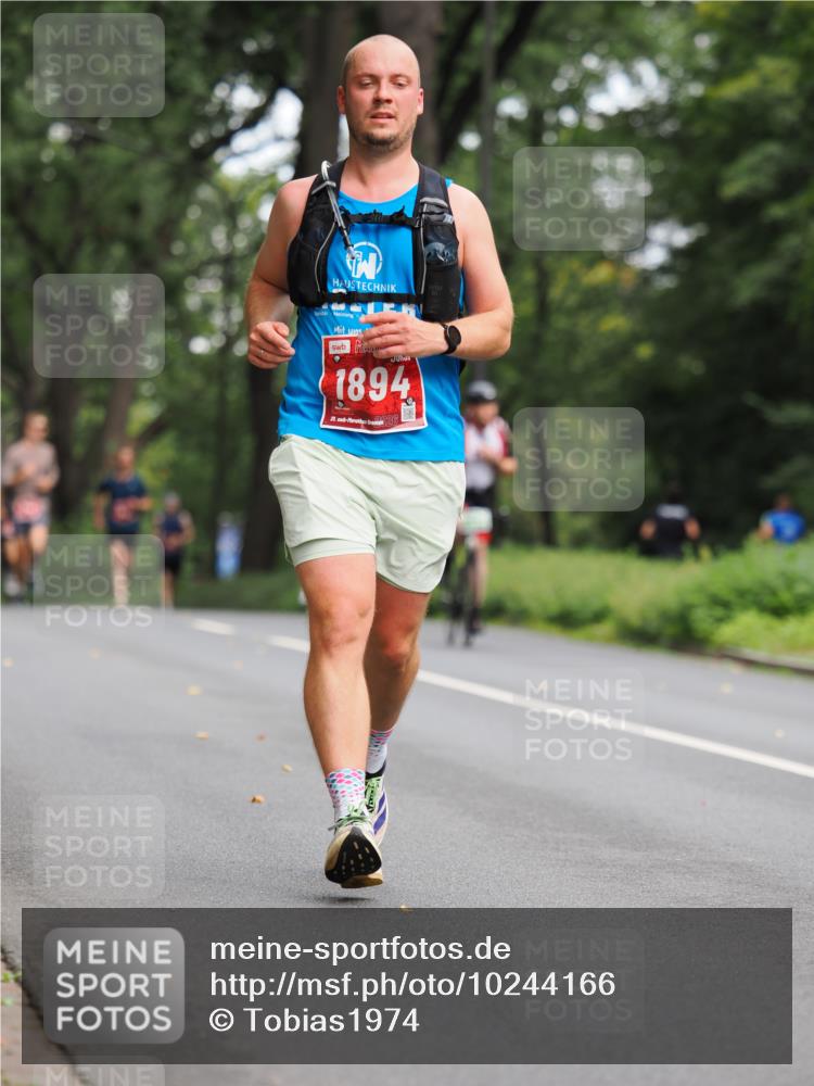 13.09.2026 - 21. swb-Marathon Bremen TobiasT http://msf.ph/oto/10244166 13.09.2026 11:46:13 Laufen 1894, 21 meine-sportfotos.de