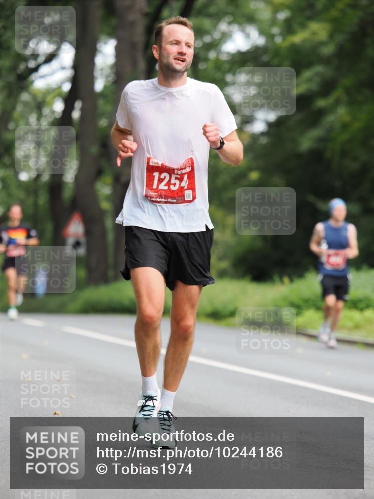13.09.2026 - 21. swb-Marathon Bremen TobiasT http://msf.ph/oto/10244186 13.09.2026 11:46:29 Laufen 1254, 21, 25 meine-sportfotos.de