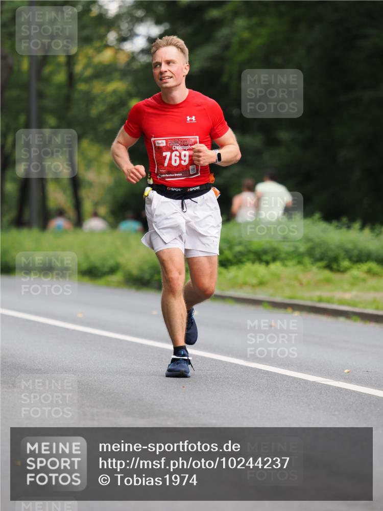 13.09.2026 - 21. swb-Marathon Bremen TobiasT http://msf.ph/oto/10244237 13.09.2026 11:47:07 Laufen 769 meine-sportfotos.de
