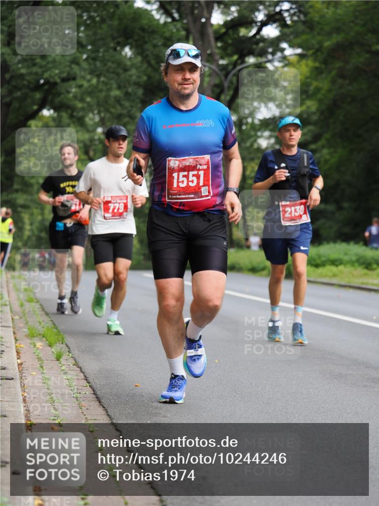 13.09.2026 - 21. swb-Marathon Bremen TobiasT http://msf.ph/oto/10244246 13.09.2026 11:47:09 Laufen 19, 2024, 1551, 779, 21, 2130 meine-sportfotos.de