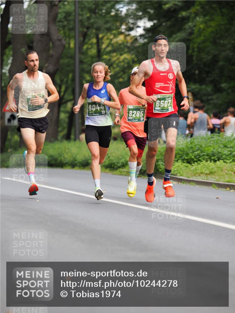 13.09.2026 - 21. swb-Marathon Bremen TobiasT http://msf.ph/oto/10244278 13.09.2026 11:47:45 Laufen 6507, 8044, 8285 meine-sportfotos.de
