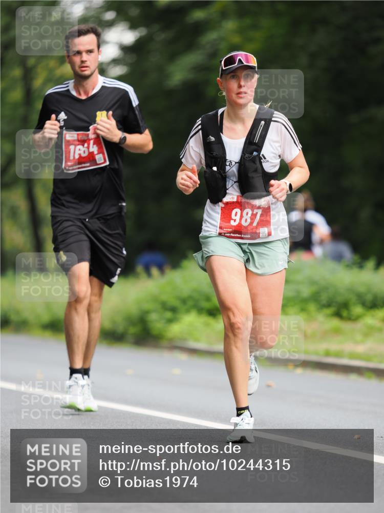 13.09.2026 - 21. swb-Marathon Bremen TobiasT http://msf.ph/oto/10244315 13.09.2026 11:48:06 Laufen 1, 64, 987, 21, 026 meine-sportfotos.de