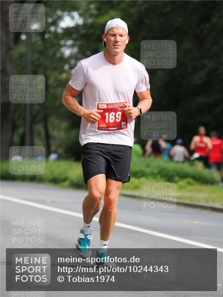 13.09.2026 - 21. swb-Marathon Bremen TobiasT http://msf.ph/oto/10244343 13.09.2026 11:48:20 Laufen 169, 926, 21, 40 meine-sportfotos.de