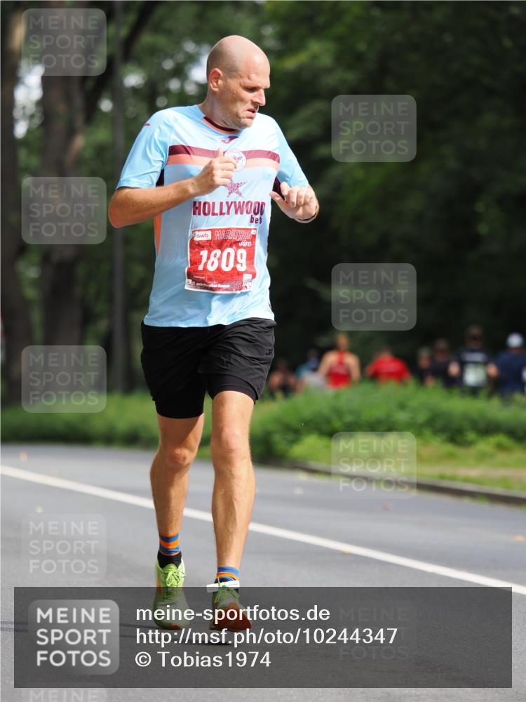 13.09.2026 - 21. swb-Marathon Bremen TobiasT http://msf.ph/oto/10244347 13.09.2026 11:48:23 Laufen 1809, 21, 126 meine-sportfotos.de