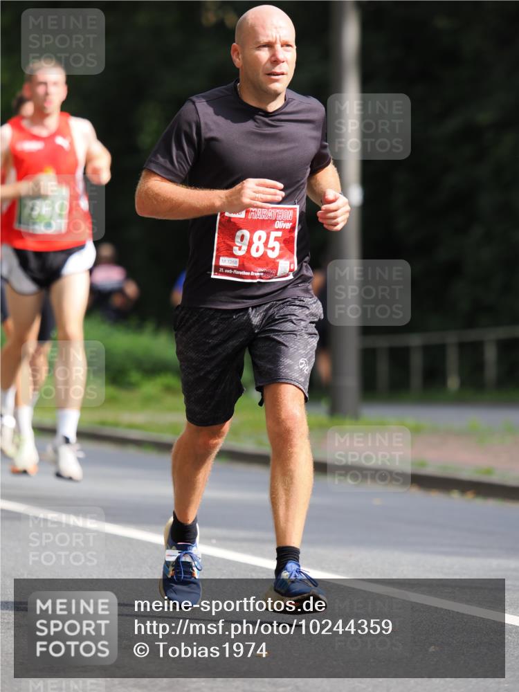 13.09.2026 - 21. swb-Marathon Bremen TobiasT http://msf.ph/oto/10244359 13.09.2026 11:48:35 Laufen 77454, 985, 1268, 21, 26 meine-sportfotos.de