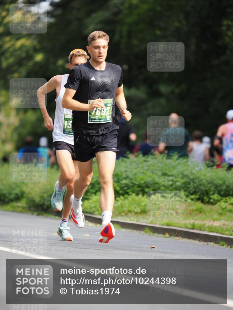 13.09.2026 - 21. swb-Marathon Bremen TobiasT http://msf.ph/oto/10244398 13.09.2026 11:49:14 Laufen 13, 1692, 21 meine-sportfotos.de