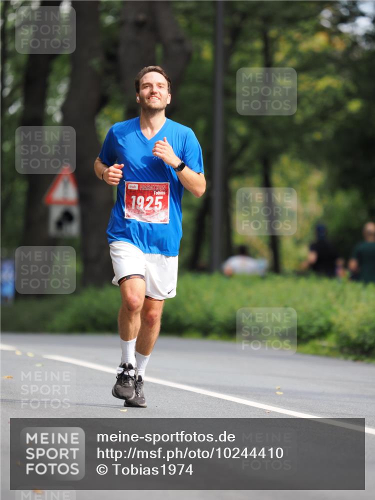 13.09.2026 - 21. swb-Marathon Bremen TobiasT http://msf.ph/oto/10244410 13.09.2026 11:49:19 Laufen 1925 meine-sportfotos.de