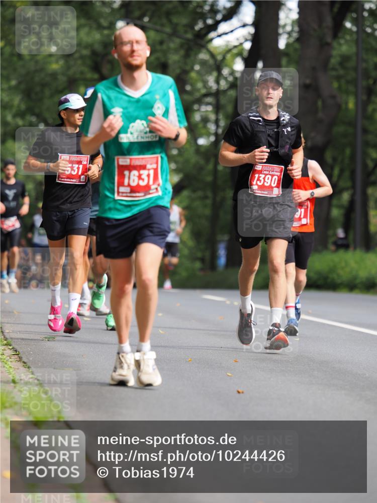 13.09.2026 - 21. swb-Marathon Bremen TobiasT http://msf.ph/oto/10244426 13.09.2026 11:49:29 Laufen 531, 1631, 1390, 31 meine-sportfotos.de