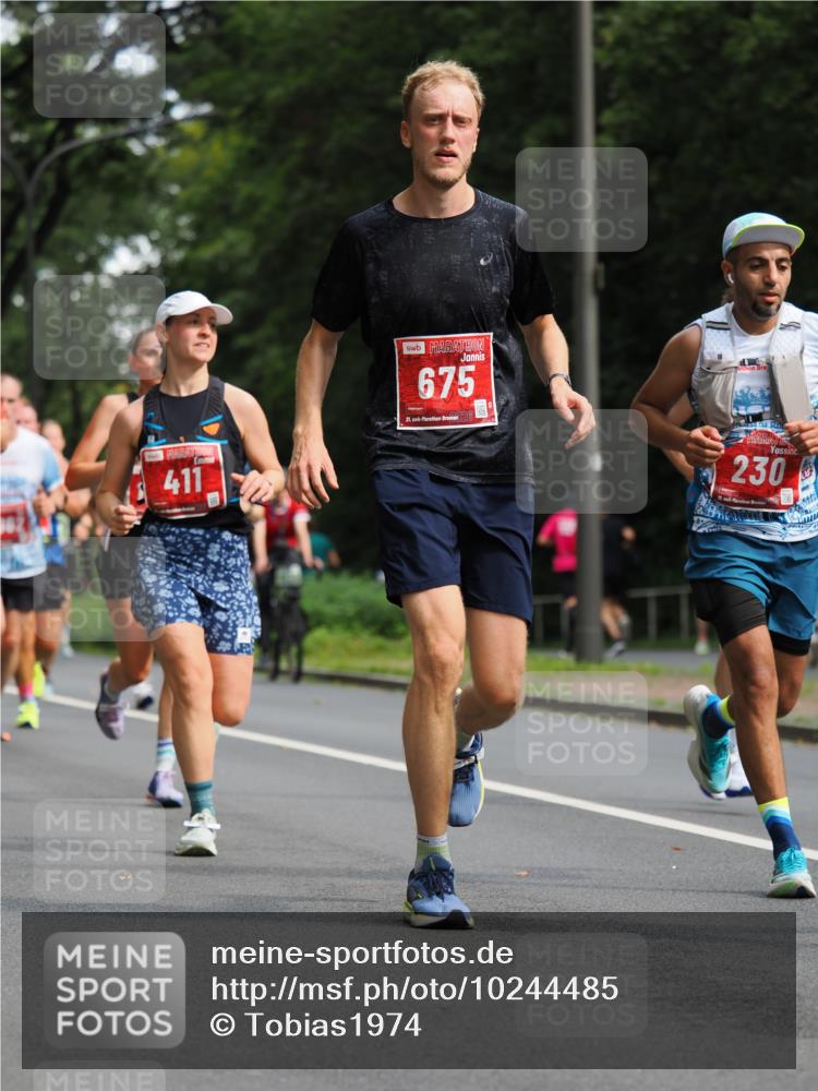 13.09.2026 - 21. swb-Marathon Bremen TobiasT http://msf.ph/oto/10244485 13.09.2026 11:49:55 Laufen 411, 675, 230 meine-sportfotos.de