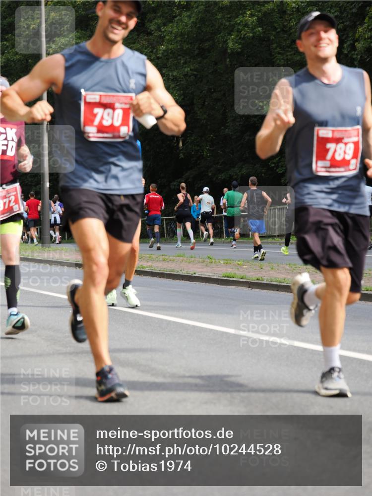 13.09.2026 - 21. swb-Marathon Bremen TobiasT http://msf.ph/oto/10244528 13.09.2026 11:50:07 Laufen 72, 790, 789 meine-sportfotos.de