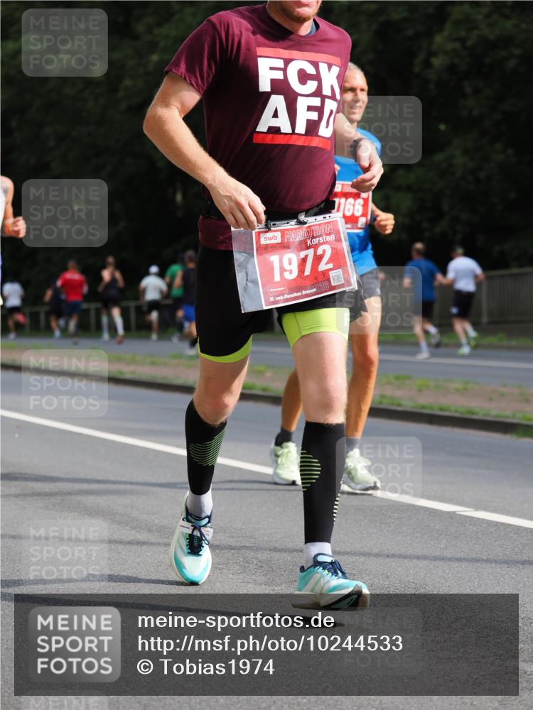 13.09.2026 - 21. swb-Marathon Bremen TobiasT http://msf.ph/oto/10244533 13.09.2026 11:50:08 Laufen 1972, 21, 26, 1166 meine-sportfotos.de