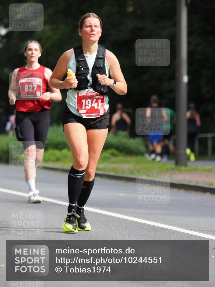 13.09.2026 - 21. swb-Marathon Bremen TobiasT http://msf.ph/oto/10244551 13.09.2026 11:50:14 Laufen 827, 1941, 02 meine-sportfotos.de
