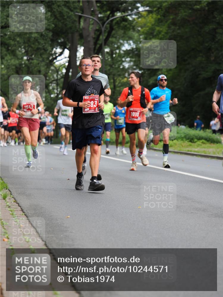13.09.2026 - 21. swb-Marathon Bremen TobiasT http://msf.ph/oto/10244571 13.09.2026 11:50:21 Laufen 1542, 83, 1010 meine-sportfotos.de