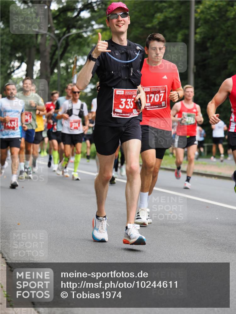 13.09.2026 - 21. swb-Marathon Bremen TobiasT http://msf.ph/oto/10244611 13.09.2026 11:50:34 Laufen 433, 335, 1749, 21, 1707 meine-sportfotos.de