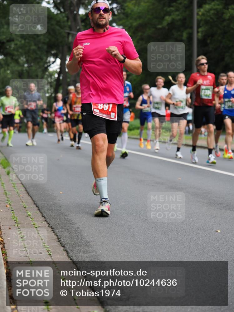 13.09.2026 - 21. swb-Marathon Bremen TobiasT http://msf.ph/oto/10244636 13.09.2026 11:50:44 Laufen 891, 226 meine-sportfotos.de