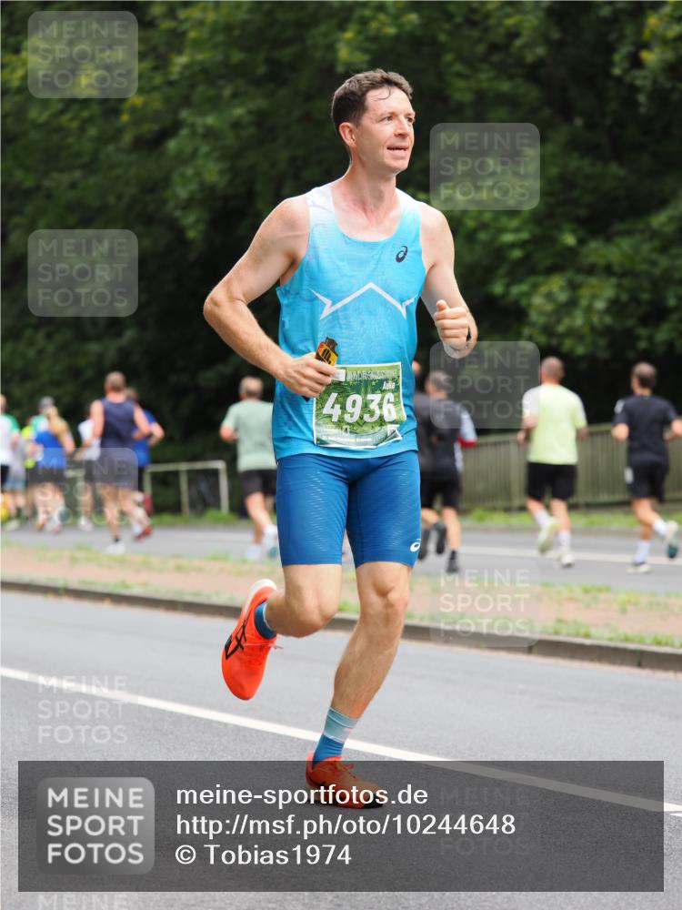 13.09.2026 - 21. swb-Marathon Bremen TobiasT http://msf.ph/oto/10244648 13.09.2026 11:50:53 Laufen 4936, 21 meine-sportfotos.de