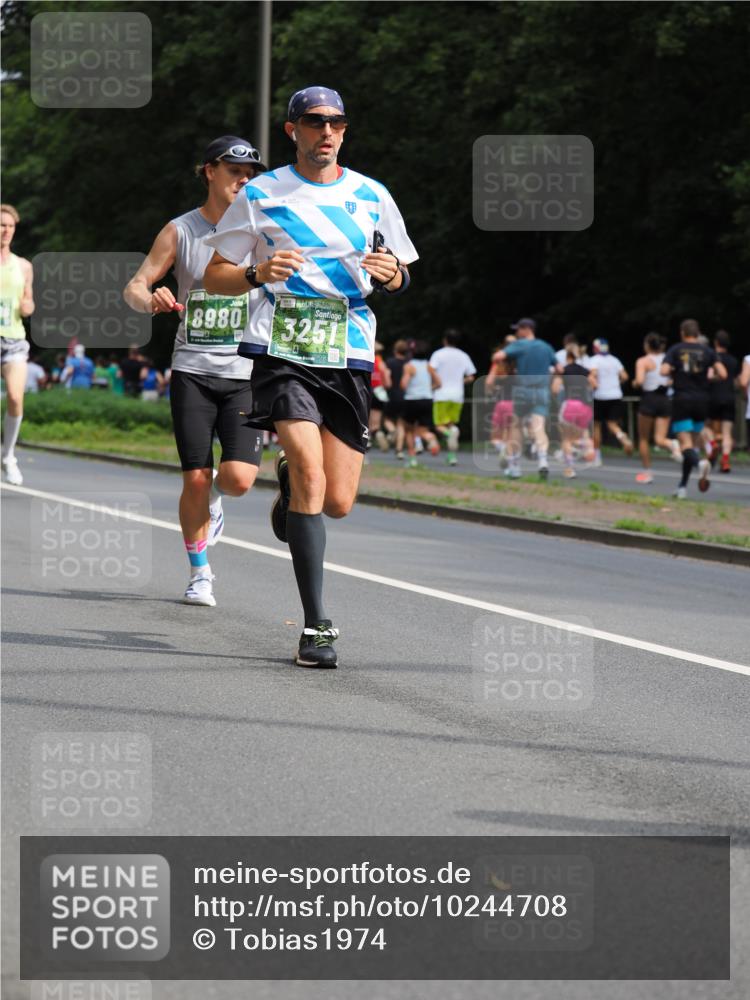 13.09.2026 - 21. swb-Marathon Bremen TobiasT http://msf.ph/oto/10244708 13.09.2026 11:51:31 Laufen 8980, 3251 meine-sportfotos.de