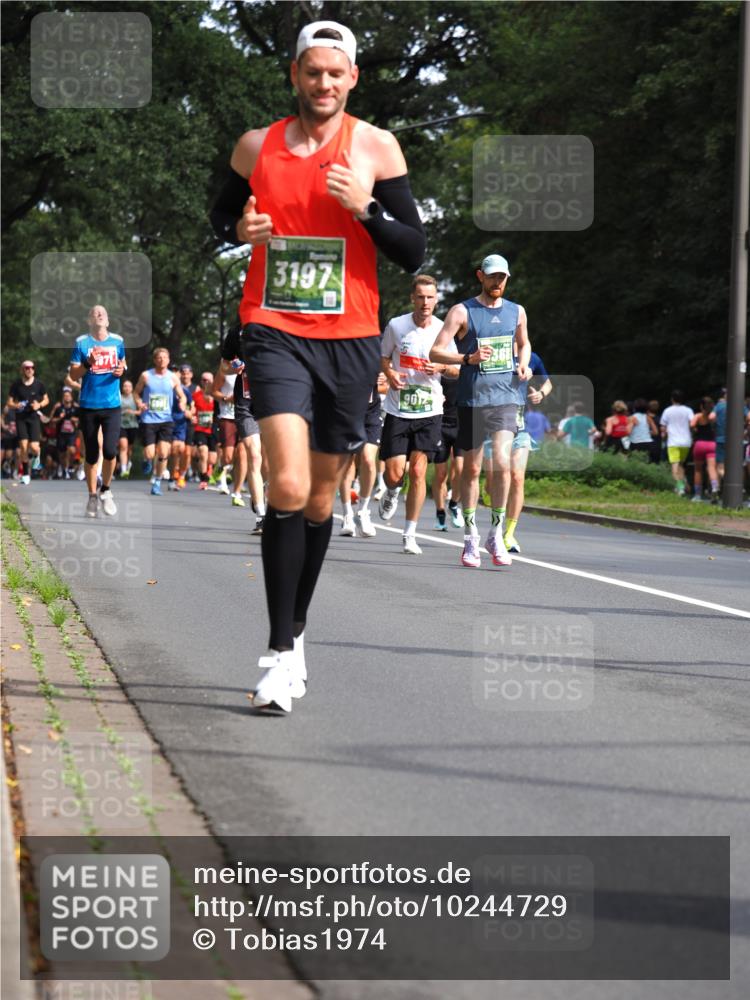 13.09.2026 - 21. swb-Marathon Bremen TobiasT http://msf.ph/oto/10244729 13.09.2026 11:51:36 Laufen 3197, 90 meine-sportfotos.de