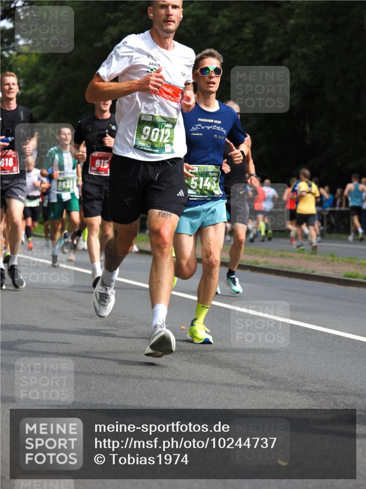 13.09.2026 - 21. swb-Marathon Bremen TobiasT http://msf.ph/oto/10244737 13.09.2026 11:51:39 Laufen 616, 9533, 615, 38, 9012, 21, 2025, 50, 05, 6, 2, 5143 meine-sportfotos.de