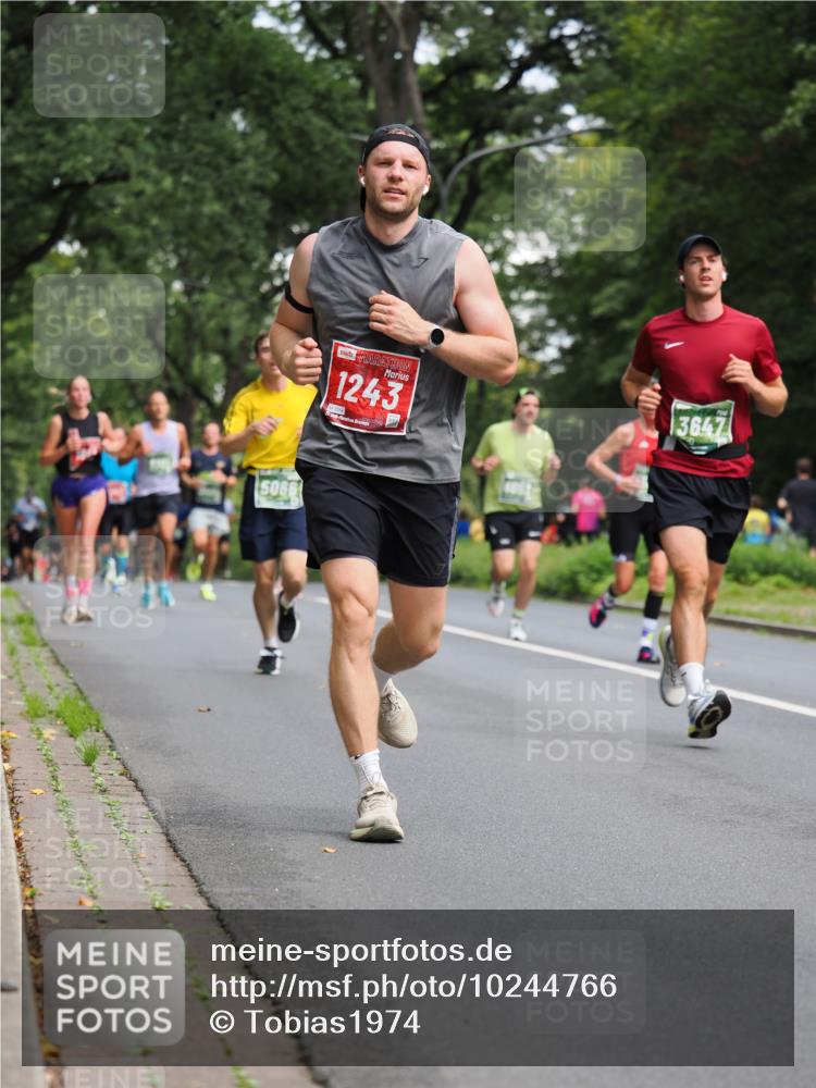 13.09.2026 - 21. swb-Marathon Bremen TobiasT http://msf.ph/oto/10244766 13.09.2026 11:51:54 Laufen 5066, 1243, 0314, 3647 meine-sportfotos.de