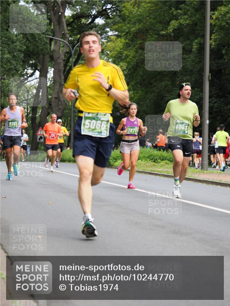 13.09.2026 - 21. swb-Marathon Bremen TobiasT http://msf.ph/oto/10244770 13.09.2026 11:51:57 Laufen 8701, 334, 5066, 6053, 7871 meine-sportfotos.de