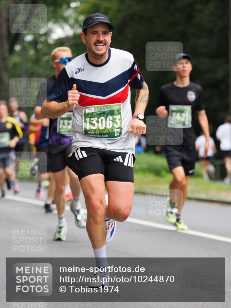 13.09.2026 - 21. swb-Marathon Bremen TobiasT http://msf.ph/oto/10244870 13.09.2026 11:52:48 Laufen 132, 13063, 3421 meine-sportfotos.de