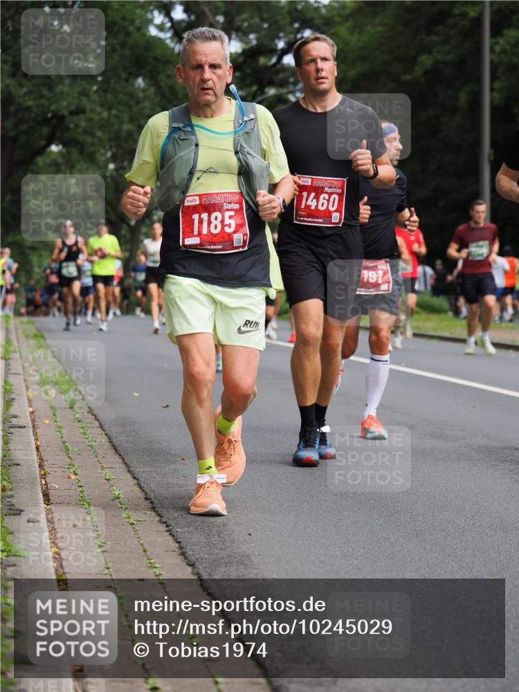 13.09.2026 - 21. swb-Marathon Bremen TobiasT http://msf.ph/oto/10245029 13.09.2026 11:53:42 Laufen 1185, 246, 1460, 2, 191 meine-sportfotos.de