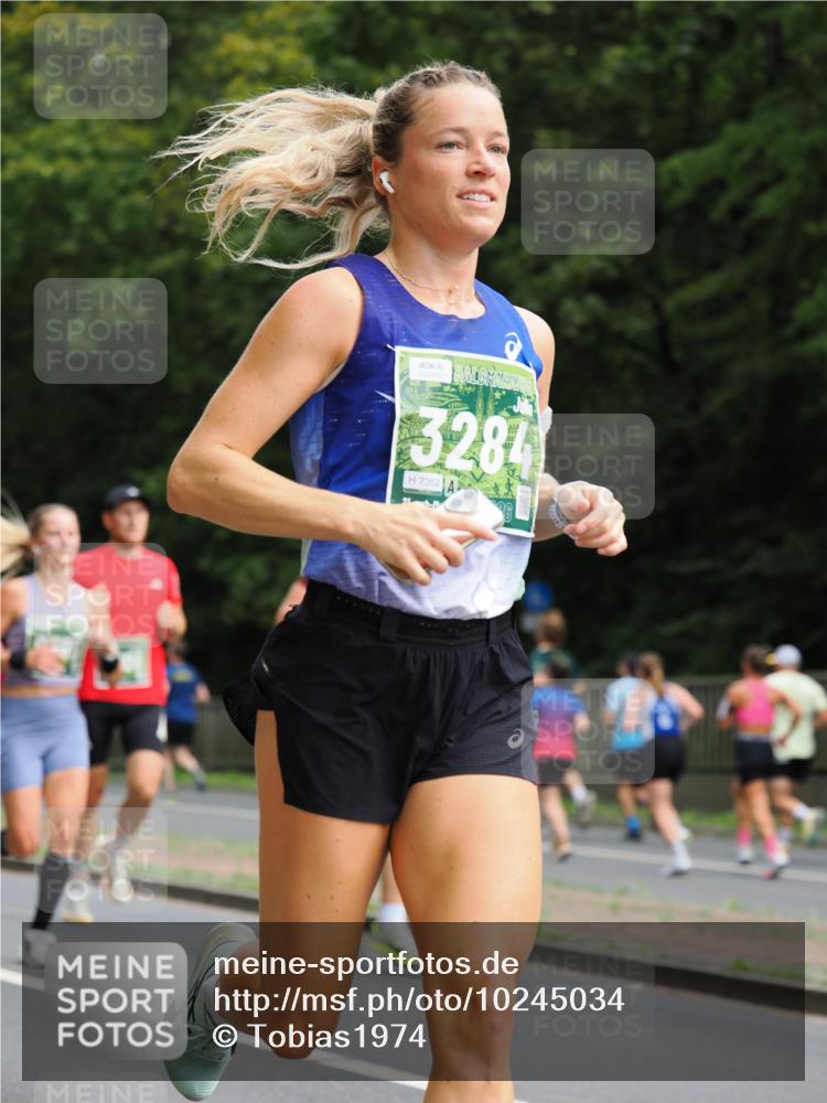 13.09.2026 - 21. swb-Marathon Bremen TobiasT http://msf.ph/oto/10245034 13.09.2026 11:53:45 Laufen 3284, 7362 meine-sportfotos.de