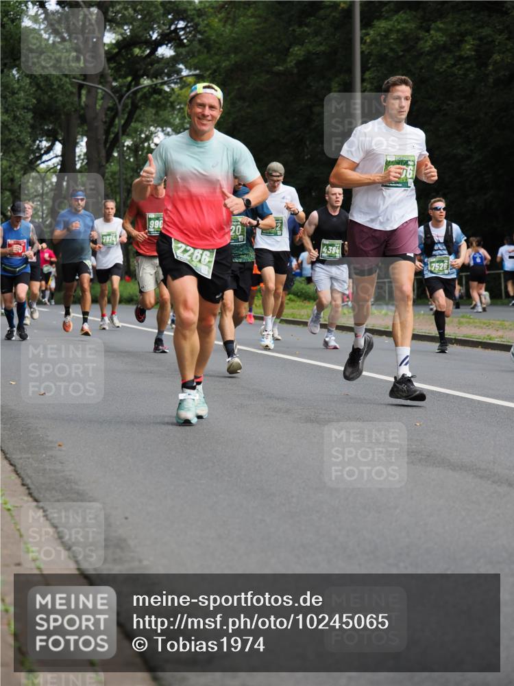 13.09.2026 - 21. swb-Marathon Bremen TobiasT http://msf.ph/oto/10245065 13.09.2026 11:53:52 Laufen 990, 7874, 2266, 20, 4384, 6, 7526 meine-sportfotos.de