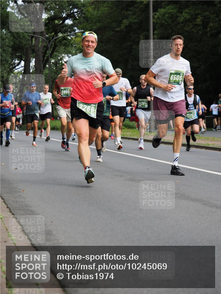 13.09.2026 - 21. swb-Marathon Bremen TobiasT http://msf.ph/oto/10245069 13.09.2026 11:53:52 Laufen 7874, 9906, 2266, 6506, 4384, 7526 meine-sportfotos.de