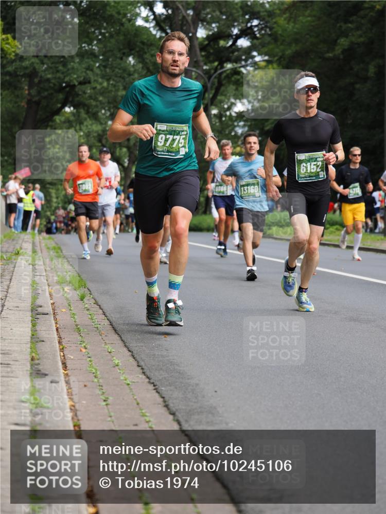 13.09.2026 - 21. swb-Marathon Bremen TobiasT http://msf.ph/oto/10245106 13.09.2026 11:54:02 Laufen 3092, 9775, 166, 13160, 6152, 4712 meine-sportfotos.de