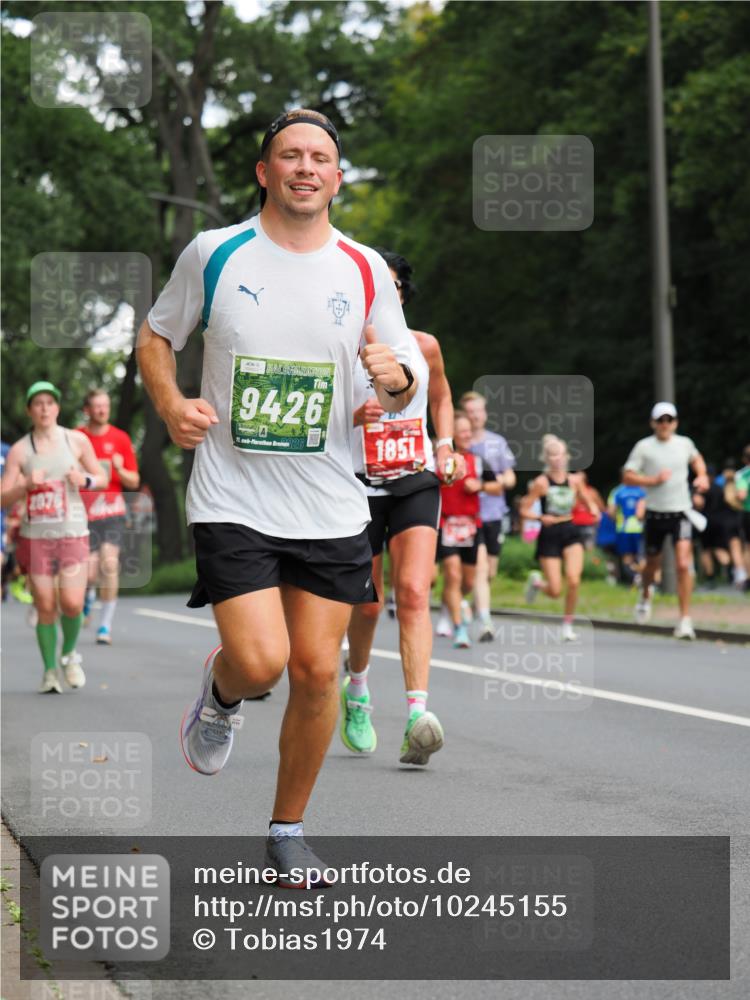 13.09.2026 - 21. swb-Marathon Bremen TobiasT http://msf.ph/oto/10245155 13.09.2026 11:54:23 Laufen 2076, 9426, 21, 26, 1851 meine-sportfotos.de