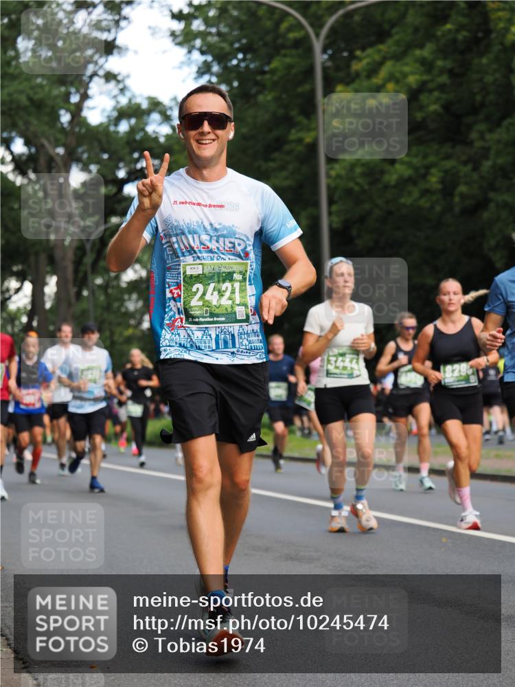 13.09.2026 - 21. swb-Marathon Bremen TobiasT http://msf.ph/oto/10245474 13.09.2026 11:57:34 Laufen 21, 26, 2421, 21, 246, 10, 000, 13444 meine-sportfotos.de