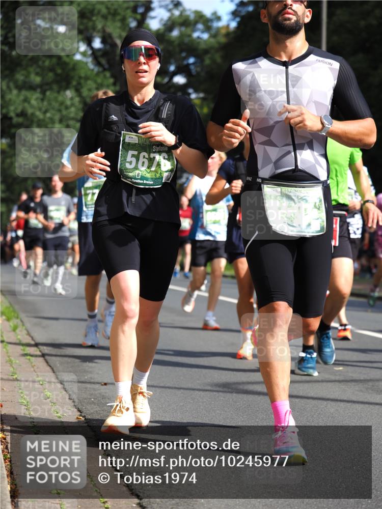 13.09.2026 - 21. swb-Marathon Bremen TobiasT http://msf.ph/oto/10245977 13.09.2026 11:59:26 Laufen 5676, 126 meine-sportfotos.de