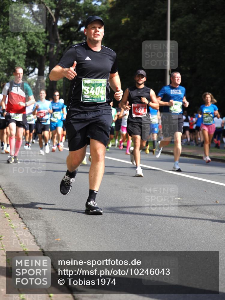 13.09.2026 - 21. swb-Marathon Bremen TobiasT http://msf.ph/oto/10246043 13.09.2026 11:59:32 Laufen 3404, 7535, 21, 26, 423 meine-sportfotos.de