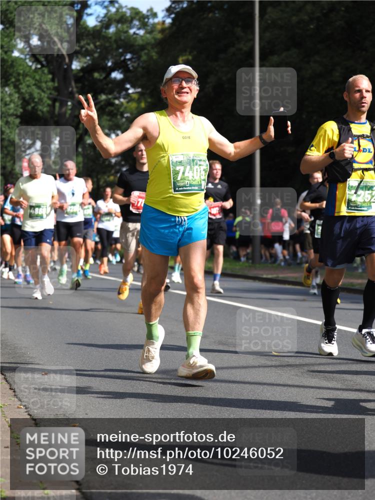 13.09.2026 - 21. swb-Marathon Bremen TobiasT http://msf.ph/oto/10246052 13.09.2026 11:59:41 Laufen 486, 7, 7405, 21, 252 meine-sportfotos.de