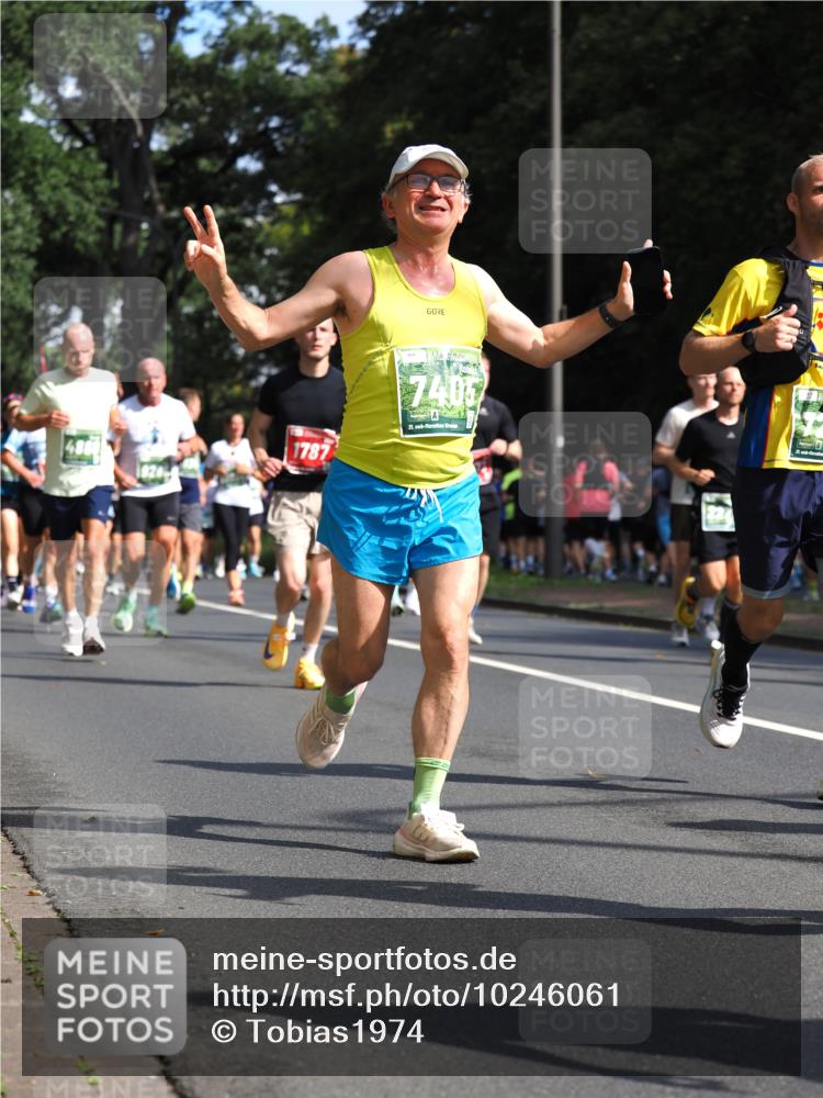 13.09.2026 - 21. swb-Marathon Bremen TobiasT http://msf.ph/oto/10246061 13.09.2026 11:59:41 Laufen 1787, 7405, 21 meine-sportfotos.de