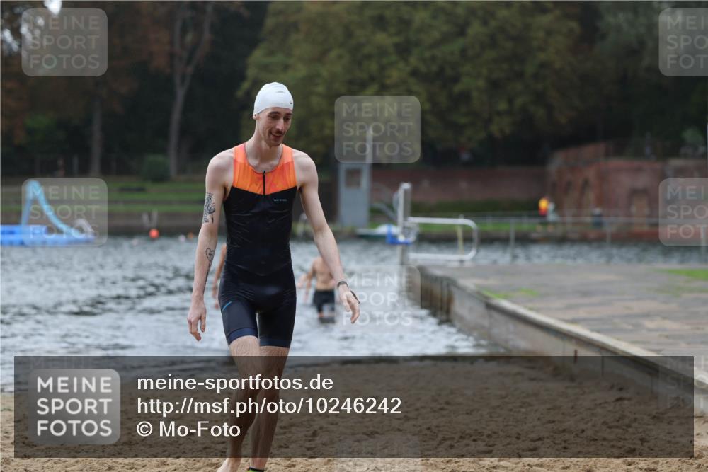 13.09.2026 - Stadtparktriathlon Mo-Foto http://msf.ph/oto/10246242 13.09.2026 12:35:26 Schwimmen 1209, 1219, 1289 meine-sportfotos.de