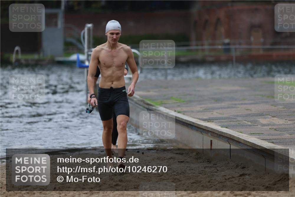 13.09.2026 - Stadtparktriathlon Mo-Foto http://msf.ph/oto/10246270 13.09.2026 12:35:36 Schwimmen 1199, 1209, 1211, 1219 meine-sportfotos.de