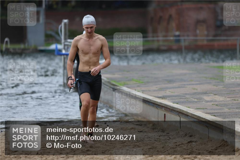 13.09.2026 - Stadtparktriathlon Mo-Foto http://msf.ph/oto/10246271 13.09.2026 12:35:37 Schwimmen 1199, 1209, 1211, 1219 meine-sportfotos.de