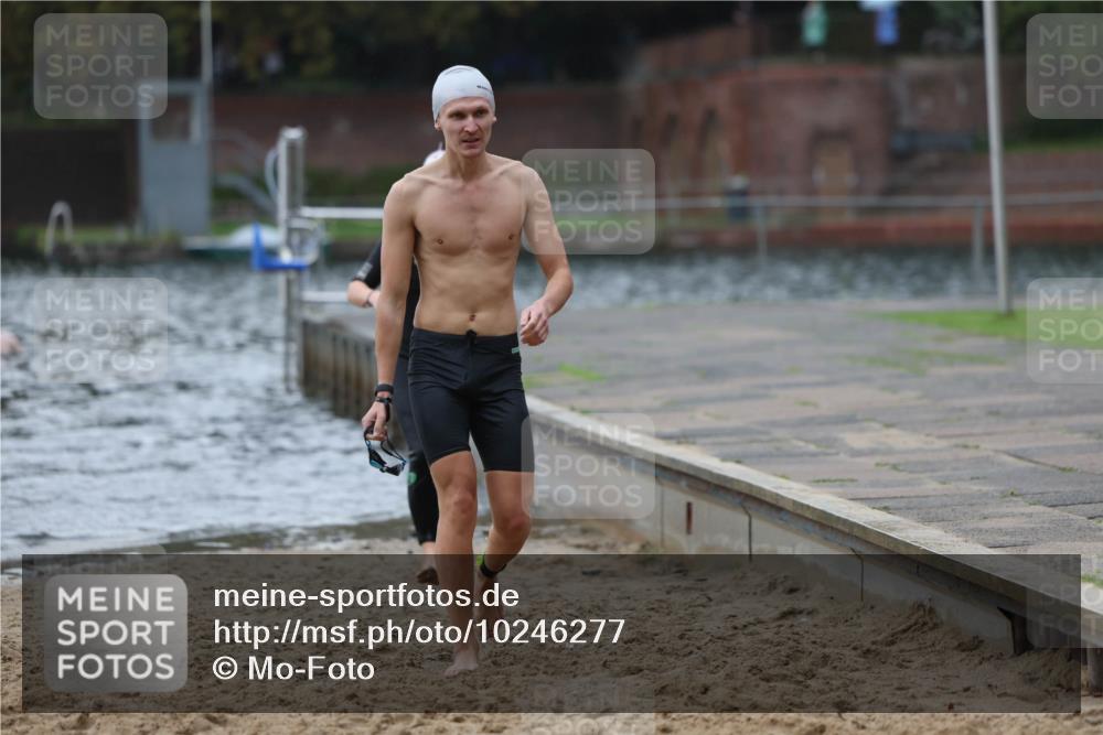 13.09.2026 - Stadtparktriathlon Mo-Foto http://msf.ph/oto/10246277 13.09.2026 12:35:38 Schwimmen 1199, 1209, 1211 meine-sportfotos.de