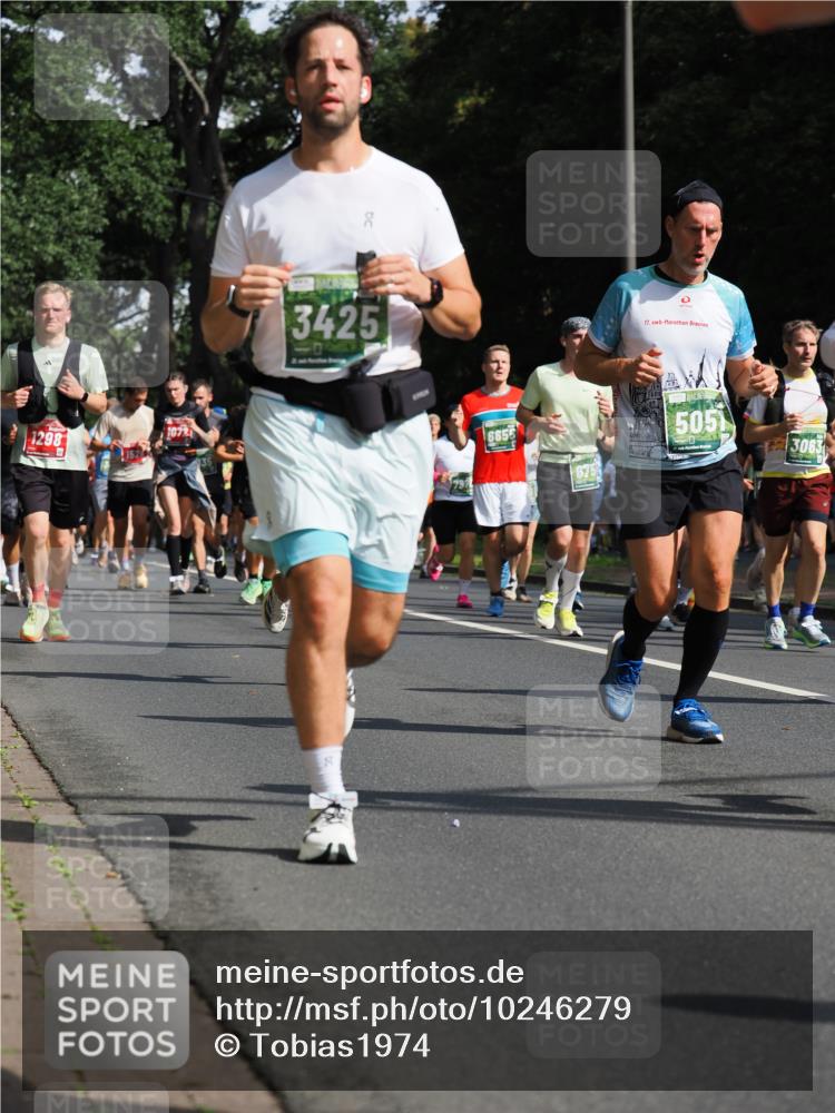 13.09.2026 - 21. swb-Marathon Bremen TobiasT http://msf.ph/oto/10246279 13.09.2026 12:00:48 Laufen 1298, 1072, 3425, 6655, 675, 17, 5051, 3063 meine-sportfotos.de